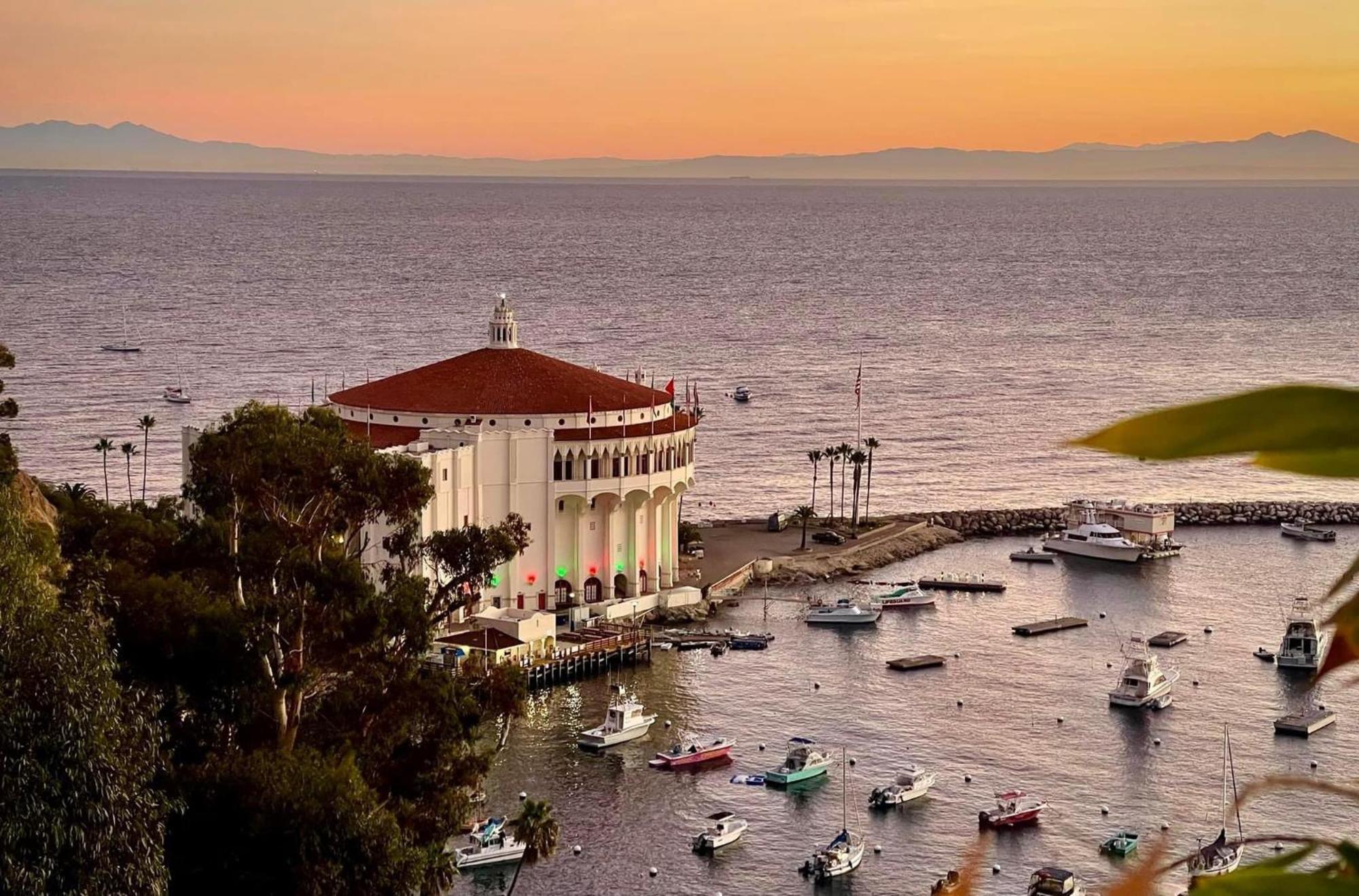 Oceanfront Villa W One Of A Kind Amazing View Avalon Exteriör bild